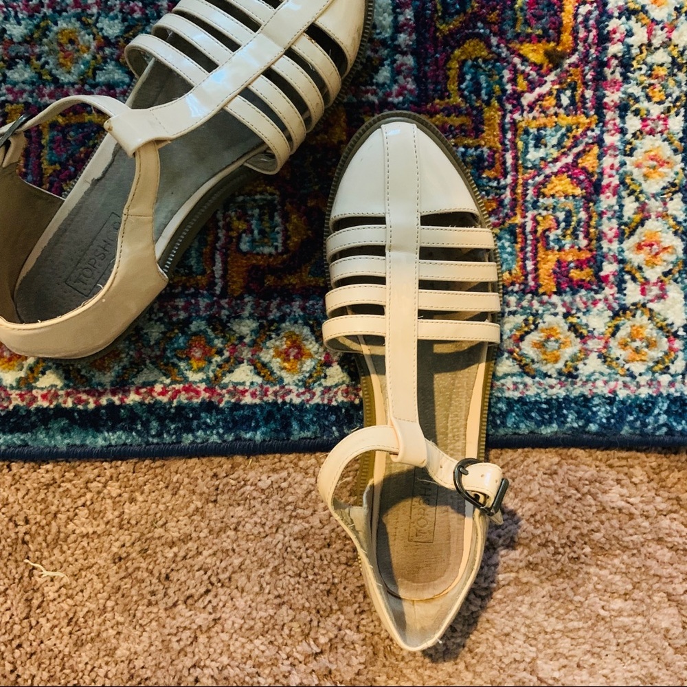 TOPSHOP PATENT T STRAP FLAT SANDAL SZ 39/8.5